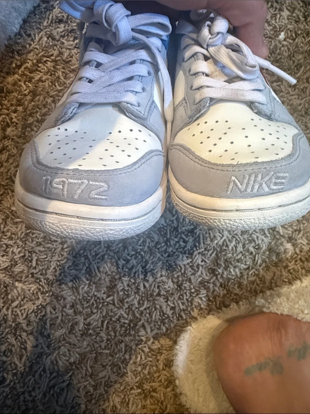 Nike Kids White and Blue Low-Top Sneakers